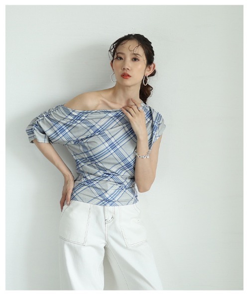 Sawa a la mode(サワアラモード)の「チェック柄ワンショルダーカットソー(Tシャツ/カットソー・レディース・ネイビー/グレー・FREE)」の11枚目の写真