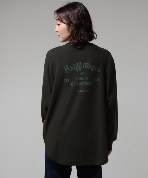KRIFF MAYER Lady's Collection（クリフメイヤーレディースコレクション）の「【伸縮性･ストレッチ】もちのびゆるT（Tシャツ/カットソー・レディース・ダークブルー/ダークブラウン/ブラック/カラフル/ナチュラル/その他5/グレー/レッド・LARGE/MEDIUM）」の2枚目の写真