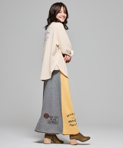 KRIFF MAYER Lady's Collection（クリフメイヤーレディースコレクション）の「【伸縮性･ストレッチ】もちのびゆるT（Tシャツ/カットソー・レディース・ダークブルー/ダークブラウン/ブラック/カラフル/ナチュラル/その他5/グレー/レッド・LARGE/MEDIUM）」の14枚目の写真