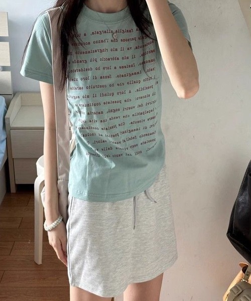 MEMECLE(メメクル)の「【 MEMECLE / メメクル 】クロップド コットンレタリング半袖Tシャツ(Tシャツ/カットソー・レディース・ライトブルー・S/M/L)」の4枚目の写真