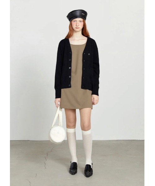 MARITHE + FRANCOIS GIRBAUD(マリテフランソワジルボー)の「V NECK MERINO WOOL CARDIGAN(カーディガン/ボレロ・レディース・ミント/オートミール/ネイビー/ブラック・LARGE/SMALL/MEDIUM)」の11枚目の写真