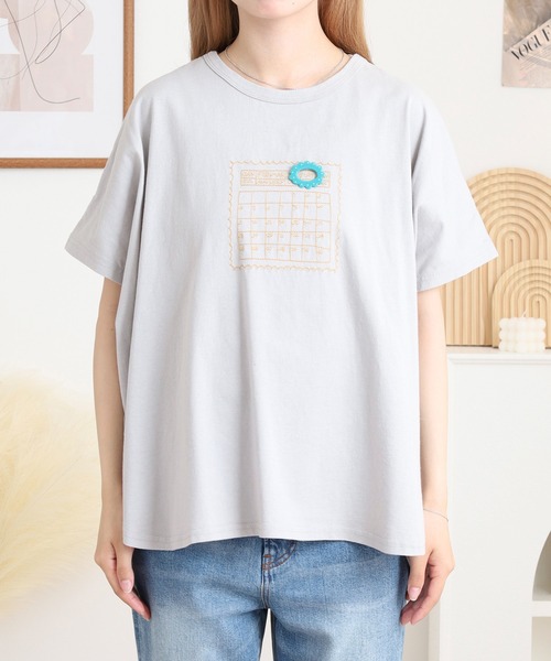 Emago(イマゴ)の「EMAGO カレンダー刺繍T(Tシャツ/カットソー・レディース・ライトグレー/ホワイト/ブラック・FREE)」の8枚目の写真