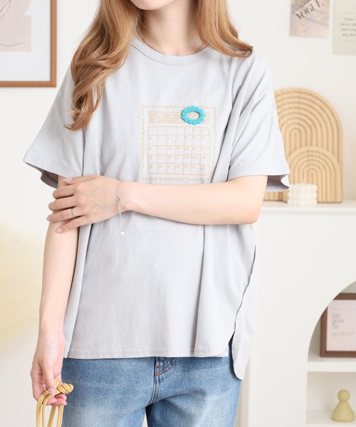 Emago(イマゴ)の「EMAGO カレンダー刺繍T(Tシャツ/カットソー・レディース・ライトグレー/ホワイト/ブラック・FREE)」の5枚目の写真