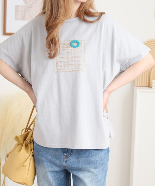 Emago(イマゴ)の「EMAGO カレンダー刺繍T(Tシャツ/カットソー・レディース・ライトグレー/ホワイト/ブラック・FREE)」の6枚目の写真