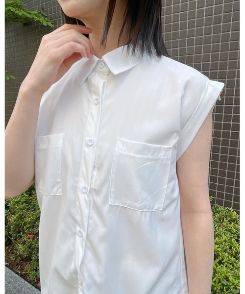 ＆soiree（アンドソワレ）の「【&soiree】ノースリーブシンプルシャツ（シャツ/ブラウス・レディース・ホワイト/ブラック・FREE）」の10枚目の写真