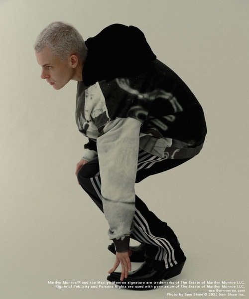 DISCOVERED（ディスカバード）の「MARILYN MONROE INKJET PRINT SWEAT（スウェット・メンズ・ブラック・1/3）」の2枚目の写真