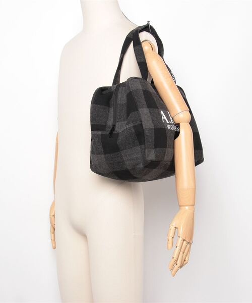 AMERICAN RAG CIE（アメリカンラグシー）の「【MEN , WOMEN】for BAYFLOW BUFFALO BOSTON（ボストンバッグ・レディース・ブラウン/ブラック・FREE）」の6枚目の写真