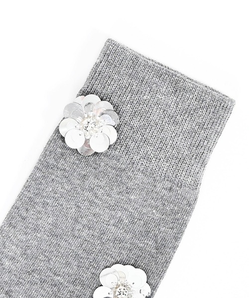 Narcissus（ナルシス）の「フラワーモチーフソックス　ハイソックス　メタルフラワー（ソックス/靴下・レディース・ブラック/グレー・FREE）」の8枚目の写真