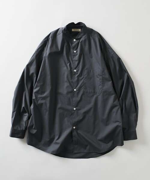 FREAK'S STORE（フリークスストア）の「限定展開 Relax Fit リラックスフィット バンドカラー シャツ（シャツ/ブラウス・メンズ・ベージュ/ブルー系その他/ホワイト/ライトグレー/ホワイト系その他/サックスブルー/ブラック/オリーブ/チャコールグレー・SMALL/MEDIUM/LARGE）」の4枚目の写真