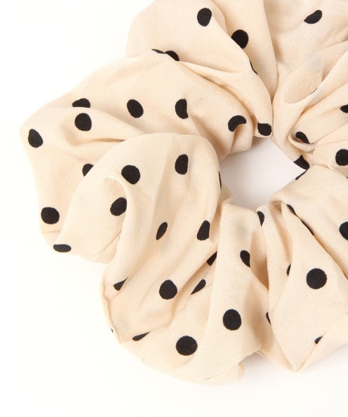 LOWRYS FARM(ローリーズファーム)の「ポルカドットシュシュ 587856(シュシュ・レディース・ブラック/ブラウン/アイボリー・FREE)」の4枚目の写真