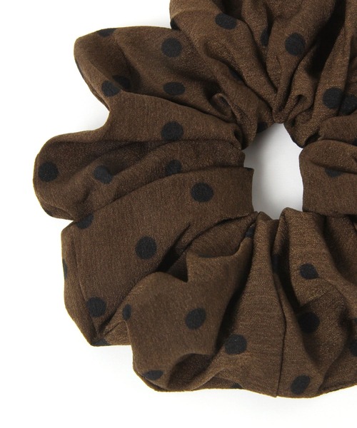 LOWRYS FARM(ローリーズファーム)の「ポルカドットシュシュ 587856(シュシュ・レディース・ブラック/ブラウン/アイボリー・FREE)」の6枚目の写真