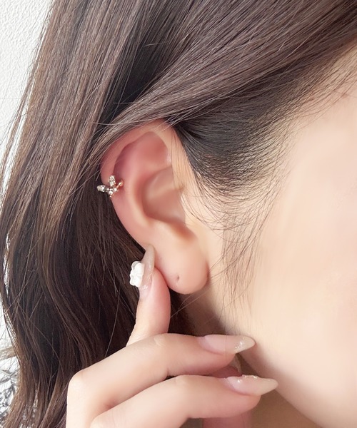 apres jour(アプレジュール)の「【apres jour×ARIAZ】バタフライデザインイヤーカフ(イヤーカフ・レディース・ゴールド・FREE)」の2枚目の写真