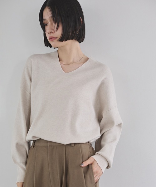 hunch(ハンチ)の「【静電気防止】やわもちヤーン ドロップショルダーニット(ニット/セーター・レディース・ブラック/レッド/ブラウン/ブルー/アイボリー/ネイビー/ロイヤルブルー・FREE)」の2枚目の写真