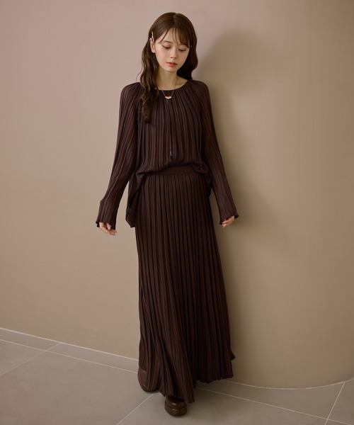 LAULEN(ローレン)の「pleats bell sleeve knit set up /プリーツベルスリーブニットセットアップ(セットアップ・レディース・ブラウン/パープル/ブラック・FREE)」の21枚目の写真