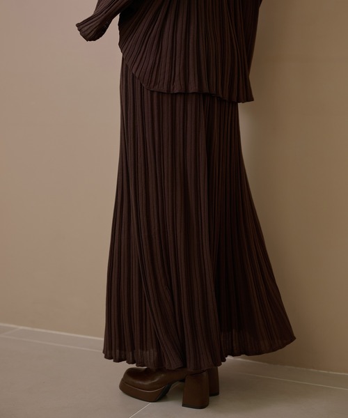 LAULEN(ローレン)の「pleats bell sleeve knit set up /プリーツベルスリーブニットセットアップ(セットアップ・レディース・ブラウン/パープル/ブラック・FREE)」の6枚目の写真