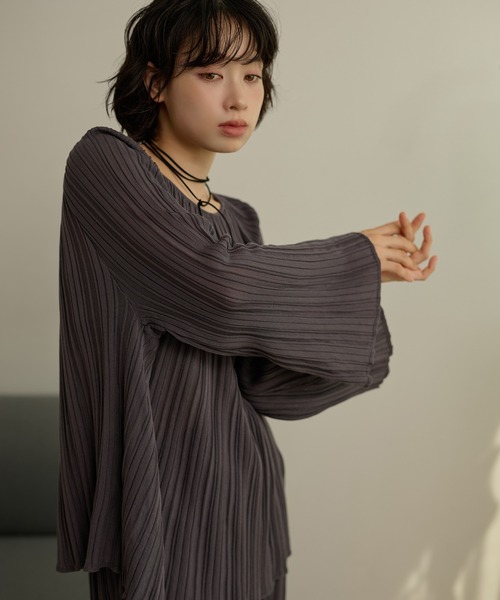 LAULEN(ローレン)の「pleats bell sleeve knit set up /プリーツベルスリーブニットセットアップ(セットアップ・レディース・ブラウン/パープル/ブラック・FREE)」の9枚目の写真