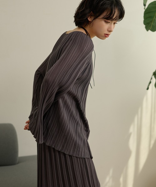 LAULEN(ローレン)の「pleats bell sleeve knit set up /プリーツベルスリーブニットセットアップ(セットアップ・レディース・ブラウン/パープル/ブラック・FREE)」の10枚目の写真