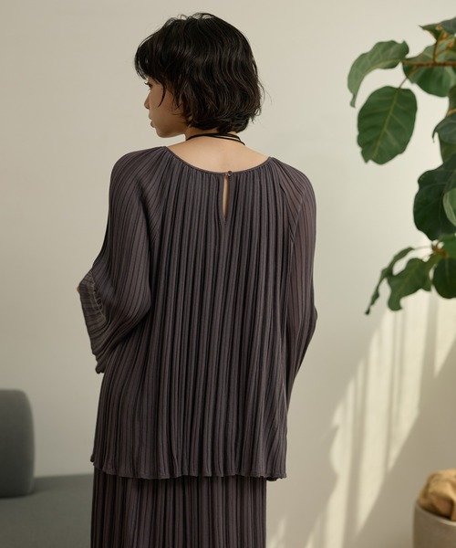 LAULEN(ローレン)の「pleats bell sleeve knit set up /プリーツベルスリーブニットセットアップ(セットアップ・レディース・ブラウン/パープル/ブラック・FREE)」の11枚目の写真