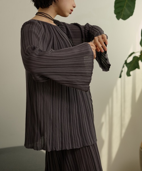 LAULEN(ローレン)の「pleats bell sleeve knit set up /プリーツベルスリーブニットセットアップ(セットアップ・レディース・ブラウン/パープル/ブラック・FREE)」の13枚目の写真