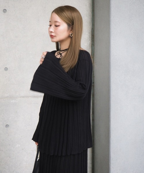 LAULEN(ローレン)の「pleats bell sleeve knit set up /プリーツベルスリーブニットセットアップ(セットアップ・レディース・ブラウン/パープル/ブラック・FREE)」の17枚目の写真