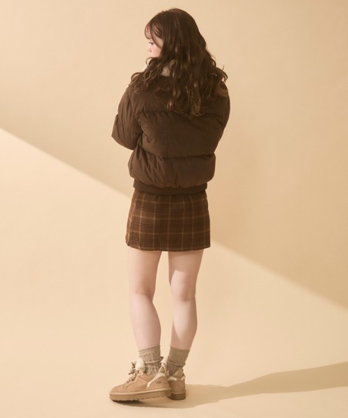 new balanceのベージュ キルティング ダウンジャケットスカートセット new balanceのベージュ キルティング ダウンジャケットスカートセット