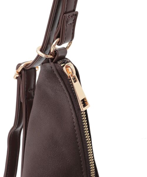 Green　Parks（グリーンパークス）の「andmikka.マルチウェイスエード調バック（ショルダーバッグ・レディース・ブラウン/ブラック・FREE）」の11枚目の写真