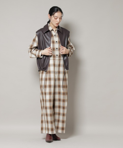 NANO universe(ナノユニバース)の「オンブレーチェックジャンプスーツ(つなぎ/オールインワン・レディース・ブラック/アイボリー・S/M)」の5枚目の写真