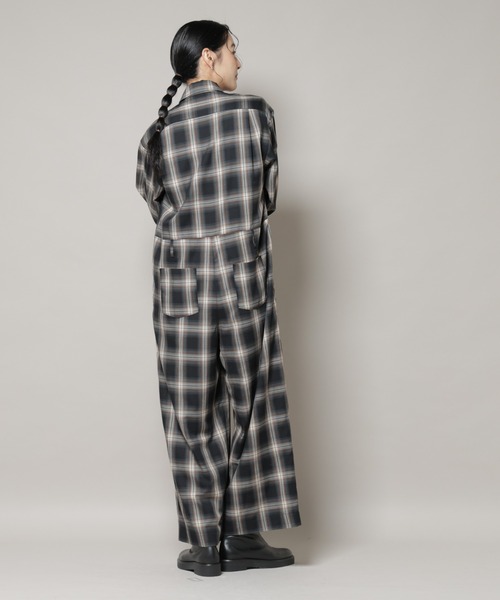 NANO universe(ナノユニバース)の「オンブレーチェックジャンプスーツ(つなぎ/オールインワン・レディース・ブラック/アイボリー・S/M)」の11枚目の写真