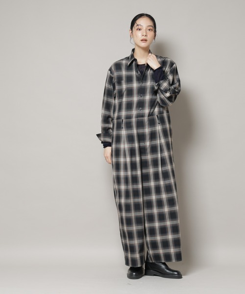 NANO universe(ナノユニバース)の「オンブレーチェックジャンプスーツ(つなぎ/オールインワン・レディース・ブラック/アイボリー・S/M)」の12枚目の写真