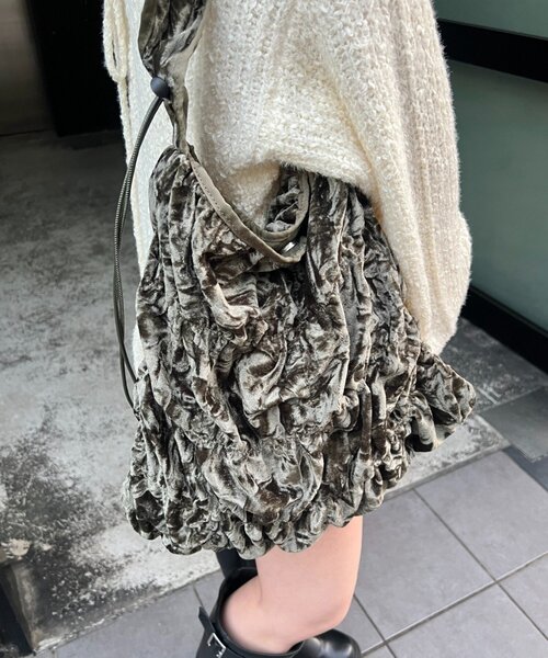 Kastane(カスタネ)の「*【4色展開/2WAY】ベロアシャーリングバッグ(トートバッグ・レディース・ブラウン/ブラック/カーキ/バーガンディー・FREE)」の13枚目の写真