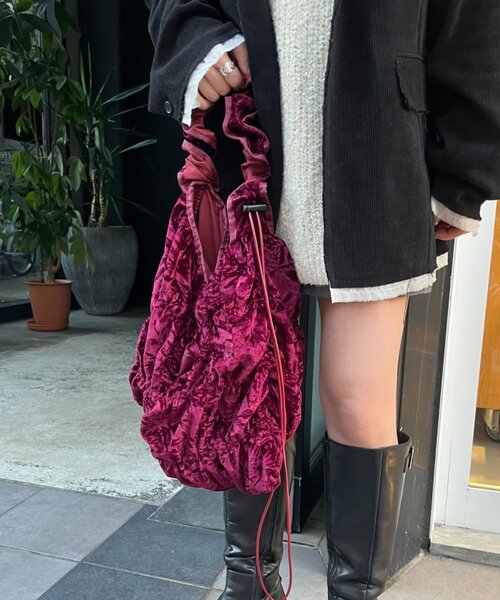 Kastane(カスタネ)の「*【4色展開/2WAY】ベロアシャーリングバッグ(トートバッグ・レディース・ブラウン/ブラック/カーキ/バーガンディー・FREE)」の16枚目の写真