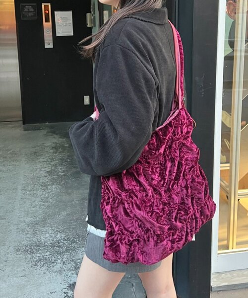 Kastane(カスタネ)の「*【4色展開/2WAY】ベロアシャーリングバッグ(トートバッグ・レディース・ブラウン/ブラック/カーキ/バーガンディー・FREE)」の19枚目の写真