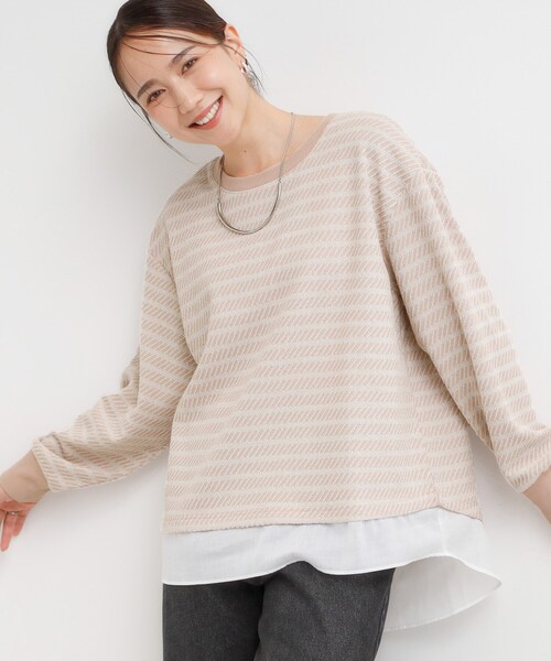 SHOO・LA・RUE(シューラルー)の「【S-LL/体型カバー】気負わず着られる ジャカード裾フェイクトップス(Tシャツ/カットソー・レディース・ベージュ/モスグリーン/グレー・01/02/03/04)」の3枚目の写真