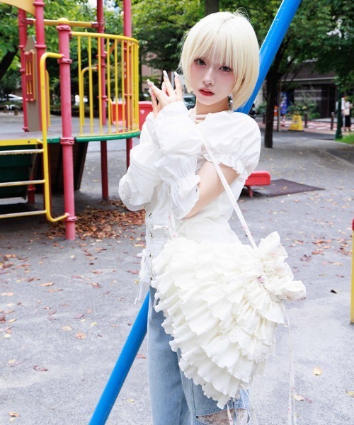 axes femme（アクシーズファム）の「小花柄×フリルナップサック（バックパック/リュック・レディース・ブラック/ホワイト・FREE）」の5枚目の写真