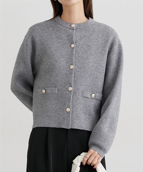 nissen（ニッセン）の「スウェットライクゴールド釦ニットジャケット（カーディガン/ボレロ・レディース・レッド/ブラック/アイボリー/杢グレー・M/L/LL）」の4枚目の写真