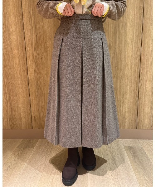 human woman(ヒューマンウーマン)の「◆【3サイズ展開】ヘリンボーンツィードタックスカート(スカート・レディース・ベージュ/グレー系その他・LARGE/MEDIUM/SMALL)」の22枚目の写真