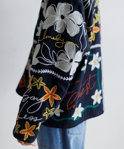 AMERICAN RAG CIE（アメリカンラグシー）の「【MEN , WOMEN】LEIN ボアライナーパッチワーク刺繍ジャケット（その他アウター・レディース・ブラック/ベージュ・M/L）」の10枚目の写真