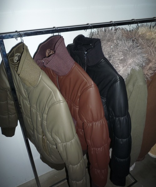 SHAGGIE（シャギー）の「クロップドアイレットパッファージャケット（その他アウター・レディース・ブラック/ブラウン/カーキ・FREE）」の4枚目の写真