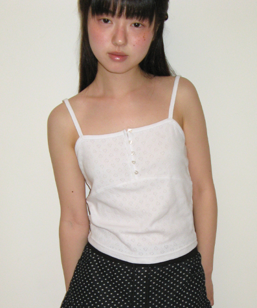 RONRON(ロンロン)の「HEART BUTTON GOLGI SLEEVELESS EYELET WHITE(Tシャツ/カットソー・レディース・その他・FREE)」の4枚目の写真