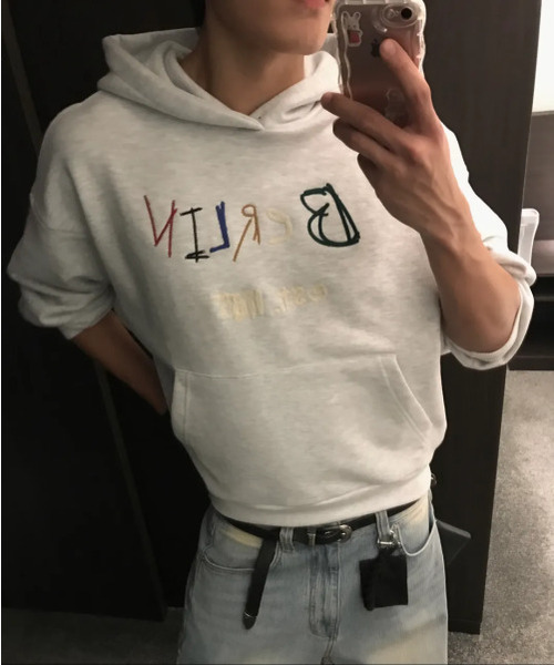 DNSR(ディーエヌエスアール)の「クロップベルリンフードパーカーグレー(パーカー・メンズ・その他・MEDIUM/X-LARGE/LARGE)」の1枚目の写真
