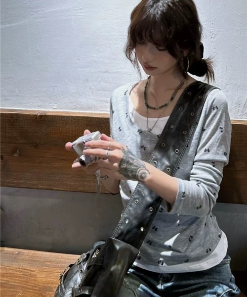 ViViDAY（ビビデー）の「レイヤード風リボン柄カットソー（Tシャツ/カットソー・レディース・グレー・M）」の19枚目の写真