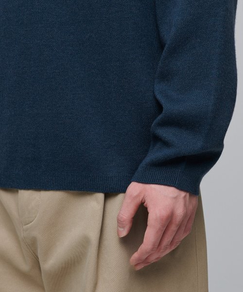 MUSINSA STANDARD（ムシンサスタンダード）の「ミニマルクルーネックニット[ターコイズ]（ニット/セーター・メンズ・その他・SMALL/MEDIUM/LARGE/X-LARGE/XX-LARGE）」の7枚目の写真