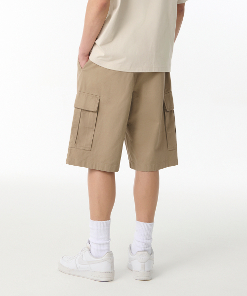 MUSINSA STANDARD（ムシンサスタンダード）の「ワンタックカーゴバミューダパンツ [ベージュ]（その他パンツ・メンズ・その他・40/31/33/26/27/28/29/38/42/36/34/32/30）」の2枚目の写真