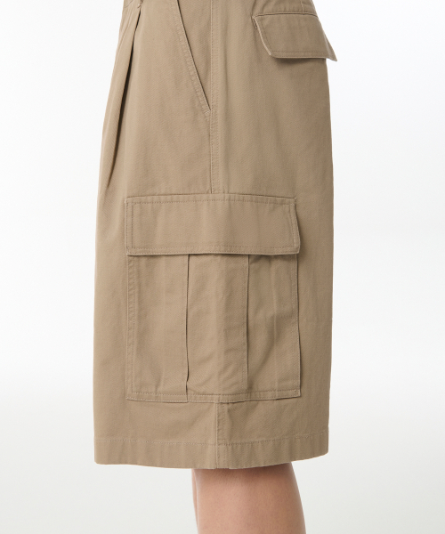 MUSINSA STANDARD（ムシンサスタンダード）の「ワンタックカーゴバミューダパンツ [ベージュ]（その他パンツ・メンズ・その他・40/31/33/26/27/28/29/38/42/36/34/32/30）」の5枚目の写真