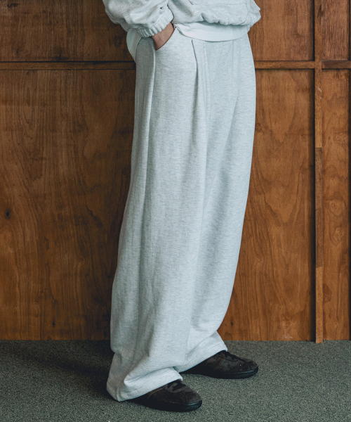 NODU(ノードユー)の「ダーツストリングツータックワイドパンツ【ライトグレー】(スウェットパンツ・メンズ・その他・MEDIUM/LARGE)」の1枚目の写真