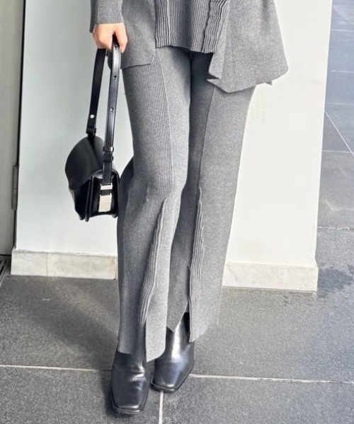 UN3D.(アンスリード)の「UN3D./アンスリード/PIN TUCK CENTER VENTS PANTS(その他パンツ・レディース・グレー/ブラック・36)」の2枚目の写真