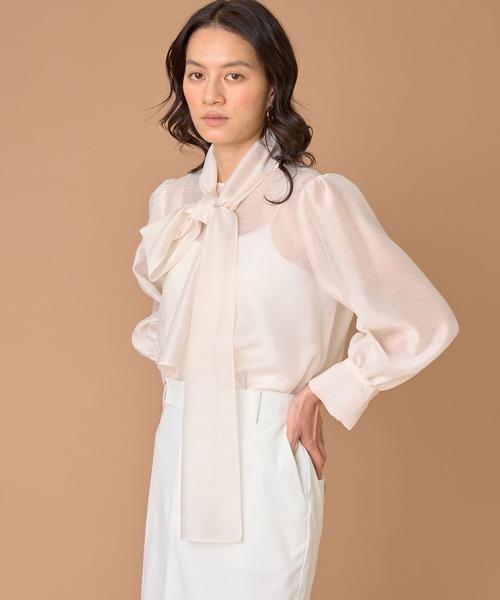 INED(イネド)の「ボイルシャンタン 2WAYボウタイブラウス(シャツ/ブラウス・レディース・アイボリー/ネイビー・7号/9号/11号)」の22枚目の写真