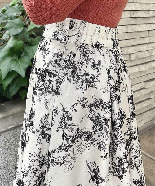 an another angelus(アンアナザーアンジェラス)の「フラワーフロッキープリントタックスカート/fint フィント(スカート・レディース・アイボリー/グレー・FREE)」の4枚目の写真