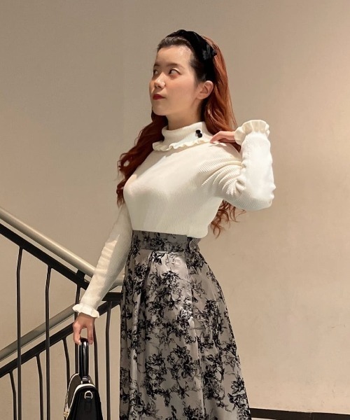 セール】フラワーフロッキープリントタックスカート/fint フィント