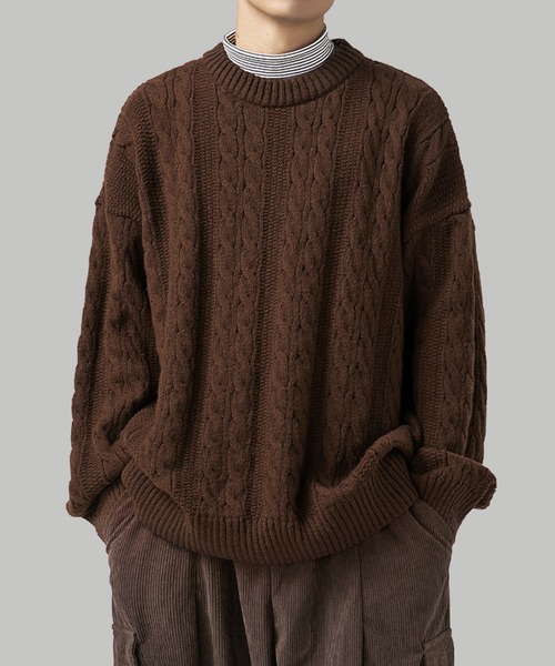 TOBEE（トゥビー）の「【TOBEE】クルーネック ケーブル編み ニット セーター（ニット/セーター・メンズ・グレイッシュベージュ/ブラック/ダークグレー/ホワイト/ブラウン・MEDIUM/LARGE/X-LARGE）」の4枚目の写真